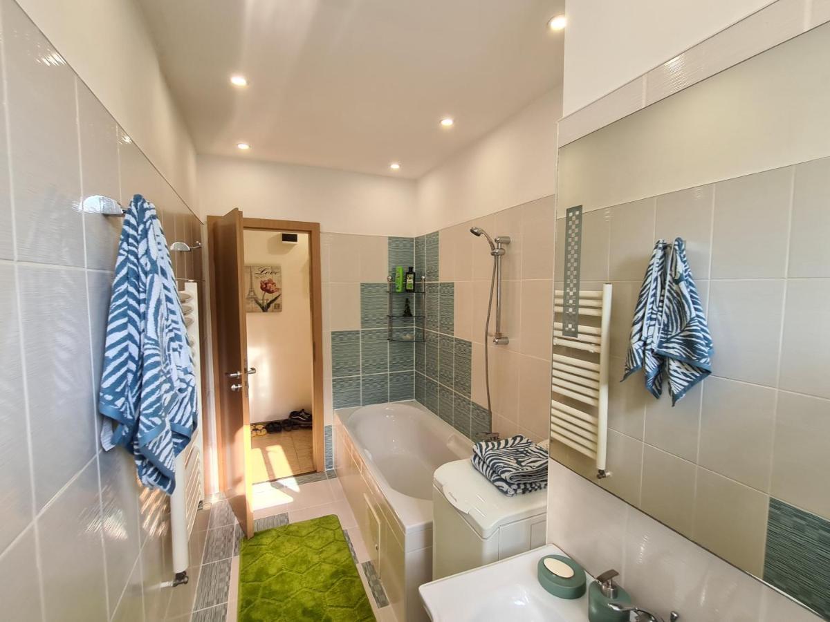 Best Apartment Hunedoara Eksteriør billede
