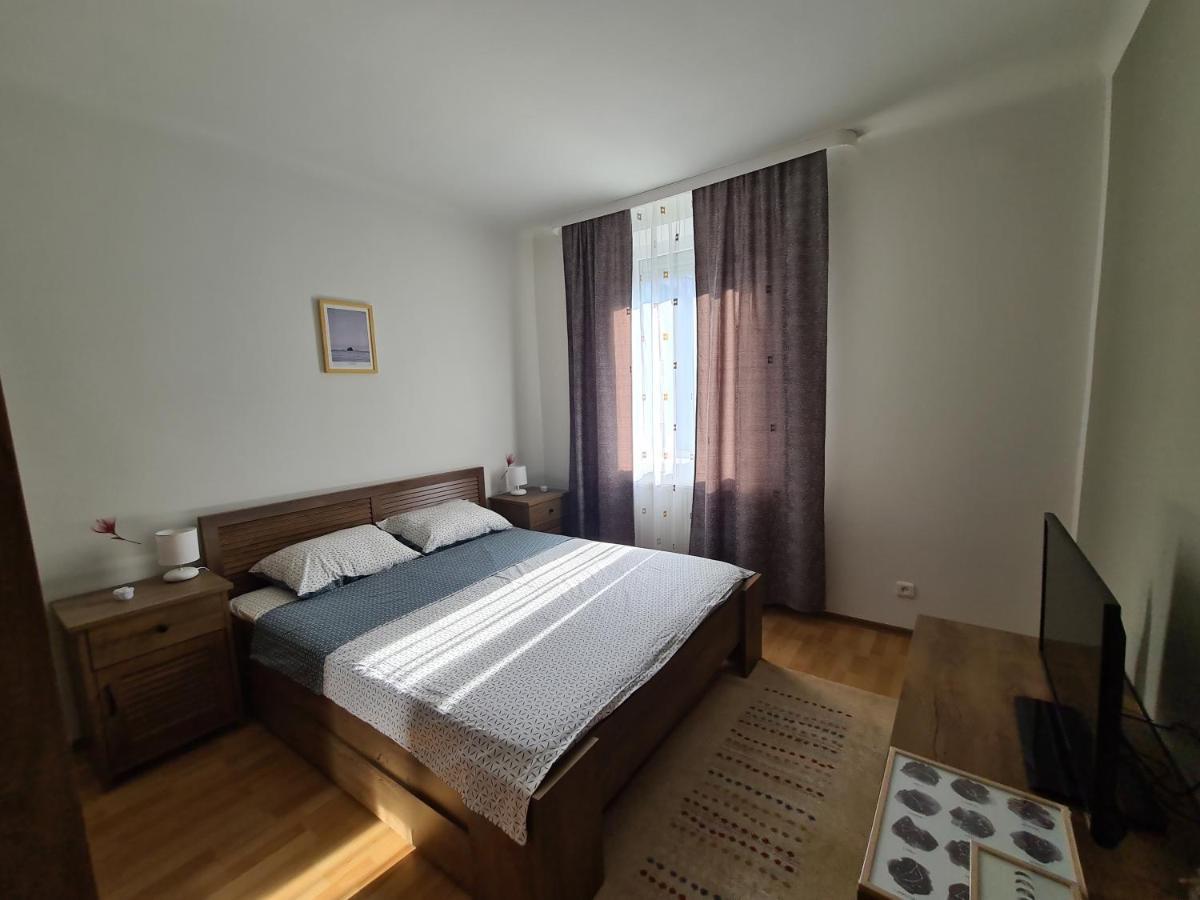 Best Apartment Hunedoara Eksteriør billede