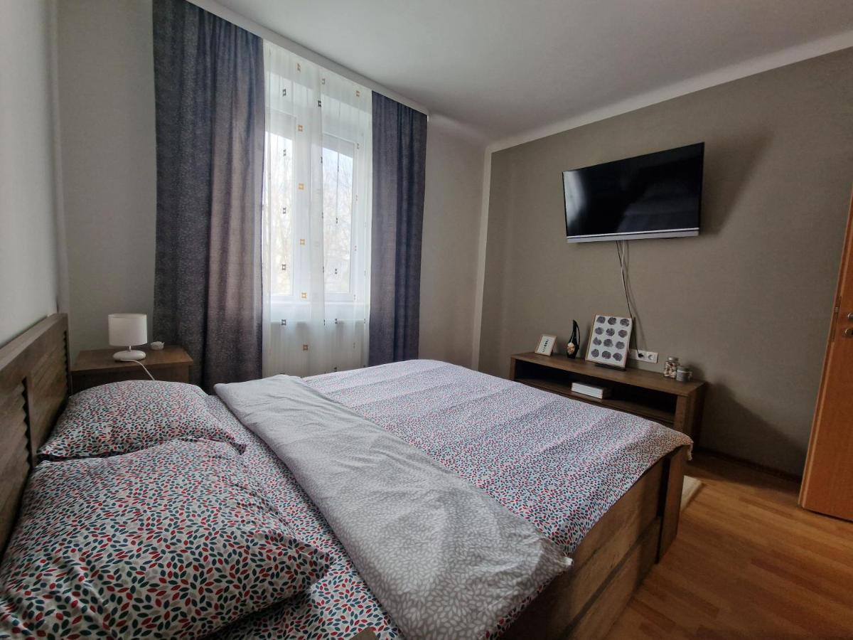 Best Apartment Hunedoara Eksteriør billede